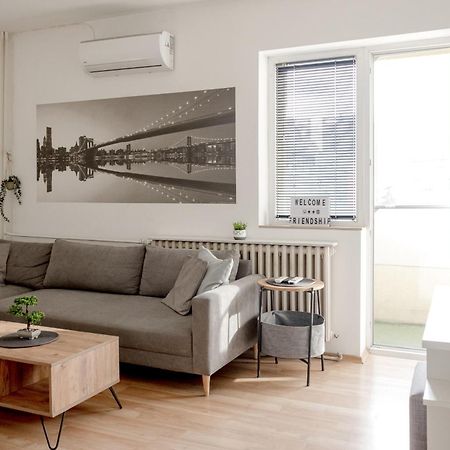 Friendship Apartment Skopje Luaran gambar